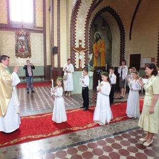 Bērniem 1. Sv. Komūnija Līksnā 06.06.2015.g.