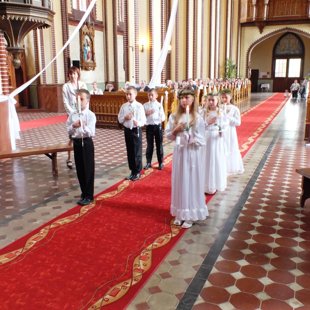 Bērniem 1. Sv. Komūnija Līksnā 06.06.2015.g.