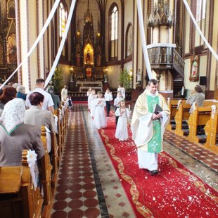 Bērniem 1. Sv. Komūnija Līksnā 06.06.2015.g.