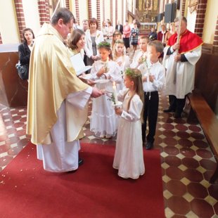 Bērniem 1. Sv. Komūnija Līksnā 06.06.2015.g.