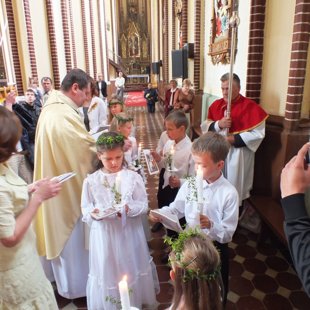 Bērniem 1. Sv. Komūnija Līksnā 06.06.2015.g.