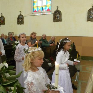 Bērniem 1.Sv.Komūnija Nīcgalē 2014.g.