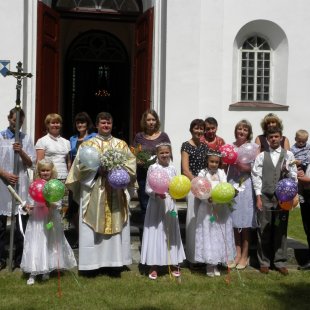 Bērniem 1.Sv.Komūnija Nīcgalē 2014.g.