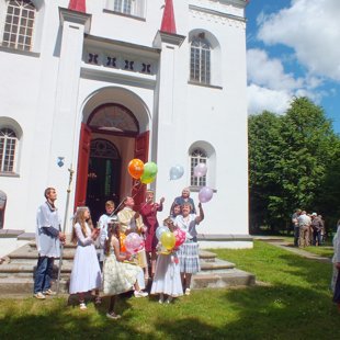 Bērniem 1.Sv.Komūnija Nīcgalē 28.06.15.g.