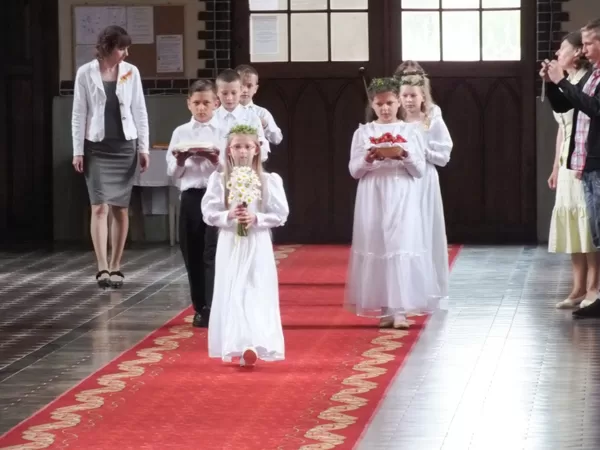 Bērniem 1. Sv. Komūnija Līksnā 06.06.2015.g.